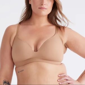 NWT KNIX Wing women bra in beige, size 8/ 40D- 40E